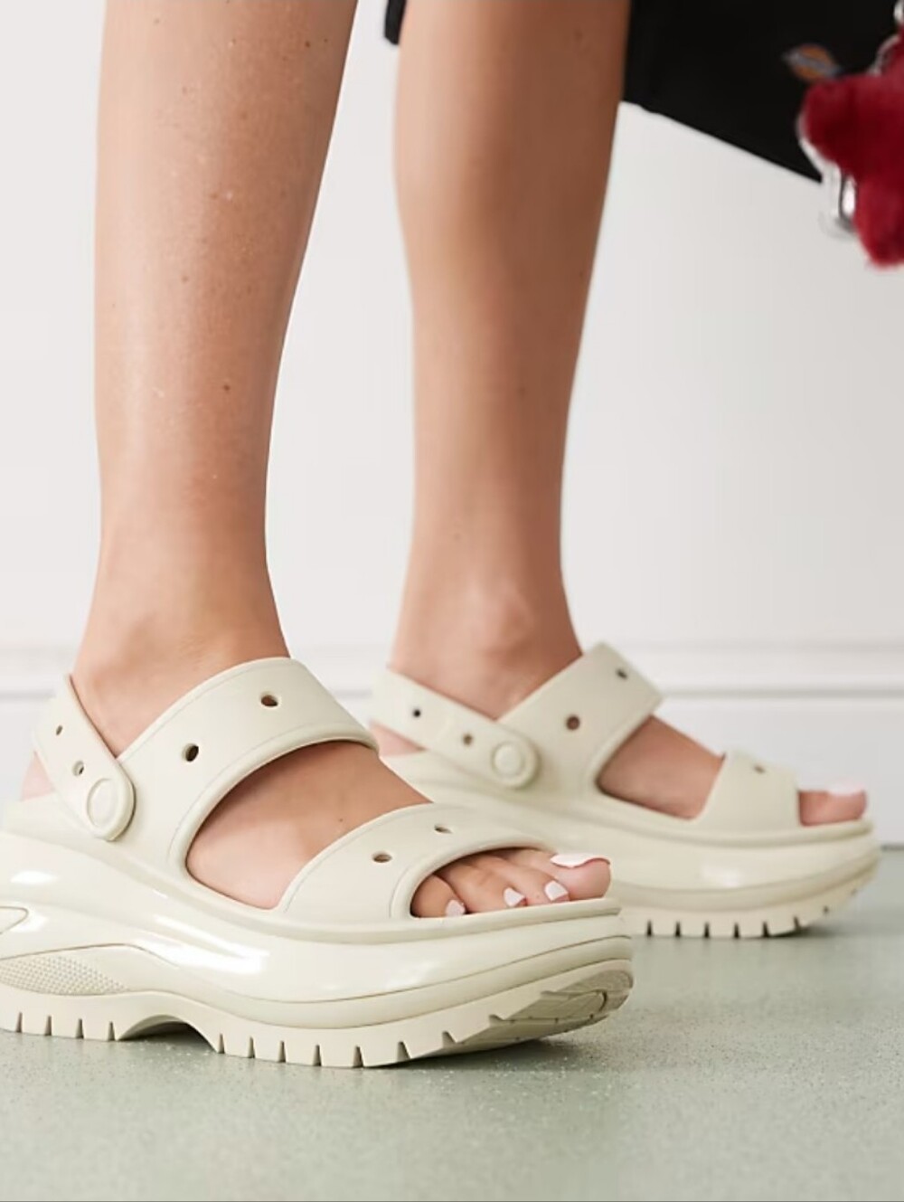 CROCS Mega Crush Double Strap Chunky Platform Sport Sandals in Bone Size 7